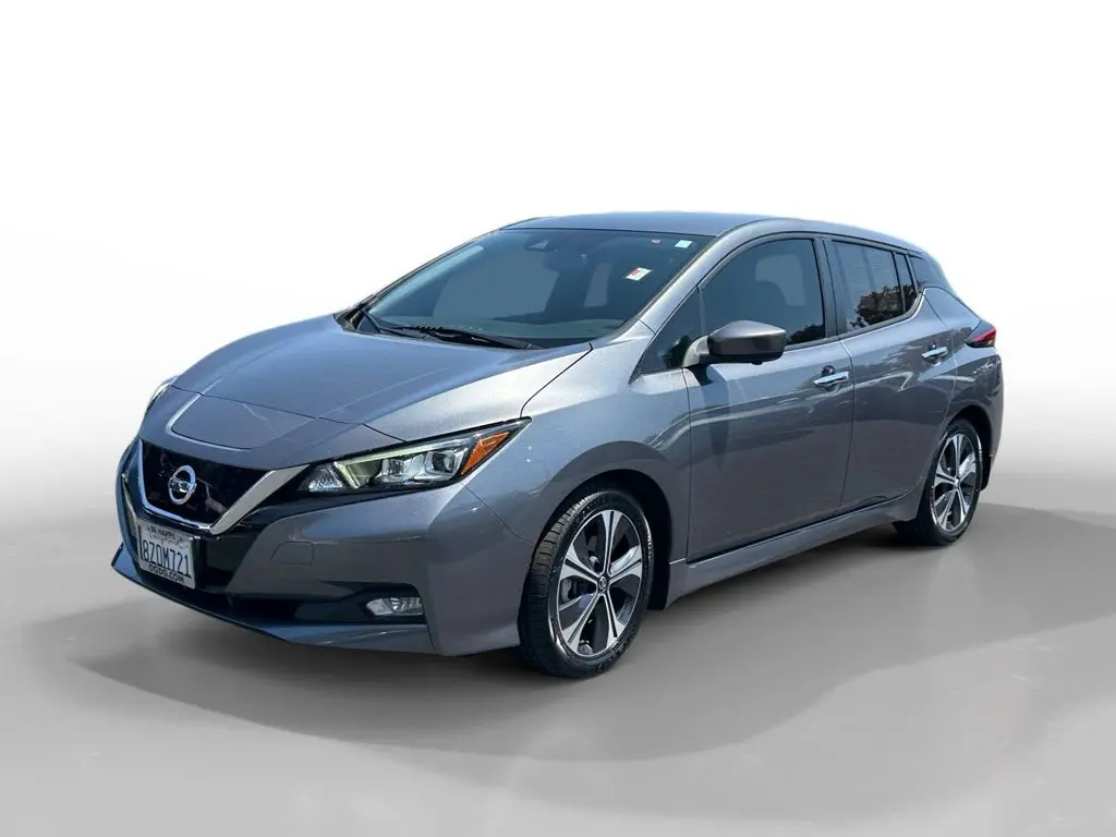 2022 Nissan LEAF SV