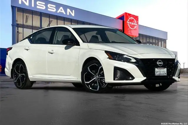 2025 Nissan Altima SR