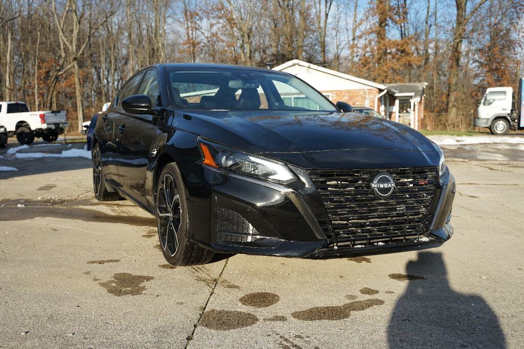 2023 Nissan Altima SR