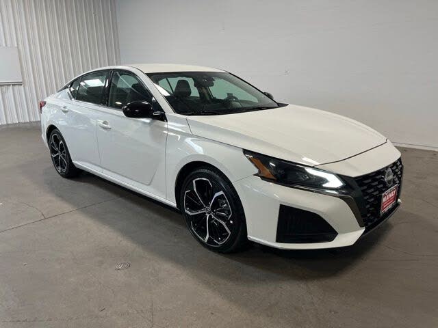 2024 Nissan Altima SR
