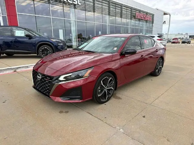 2025 Nissan Altima SR