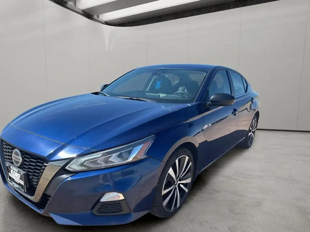 2022 Nissan Altima SR