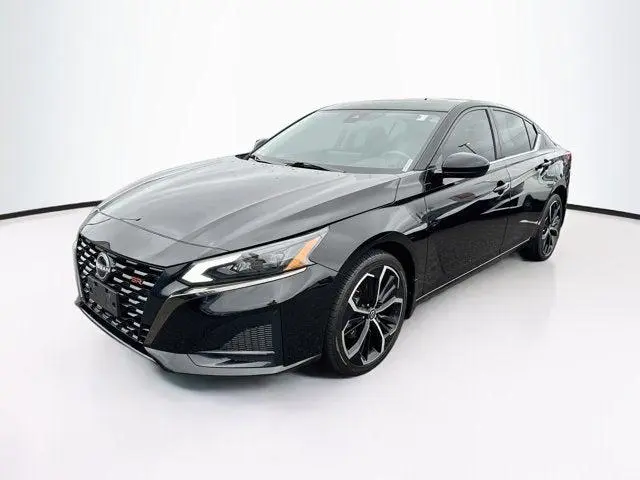 2023 Nissan Altima SR