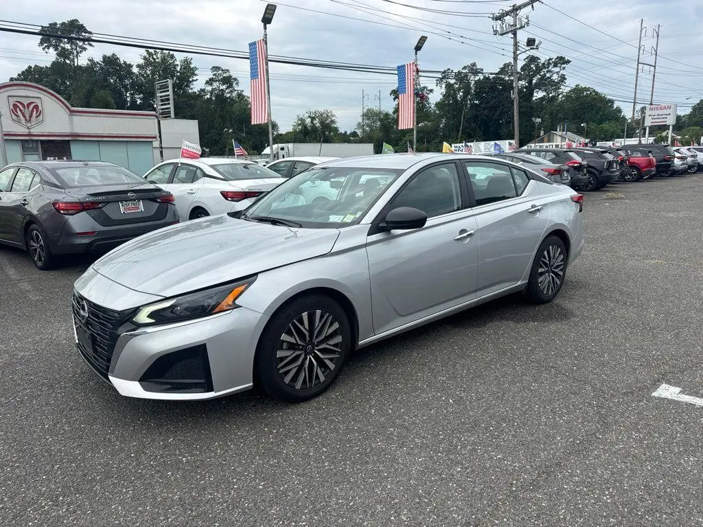 2025 Nissan Altima SV