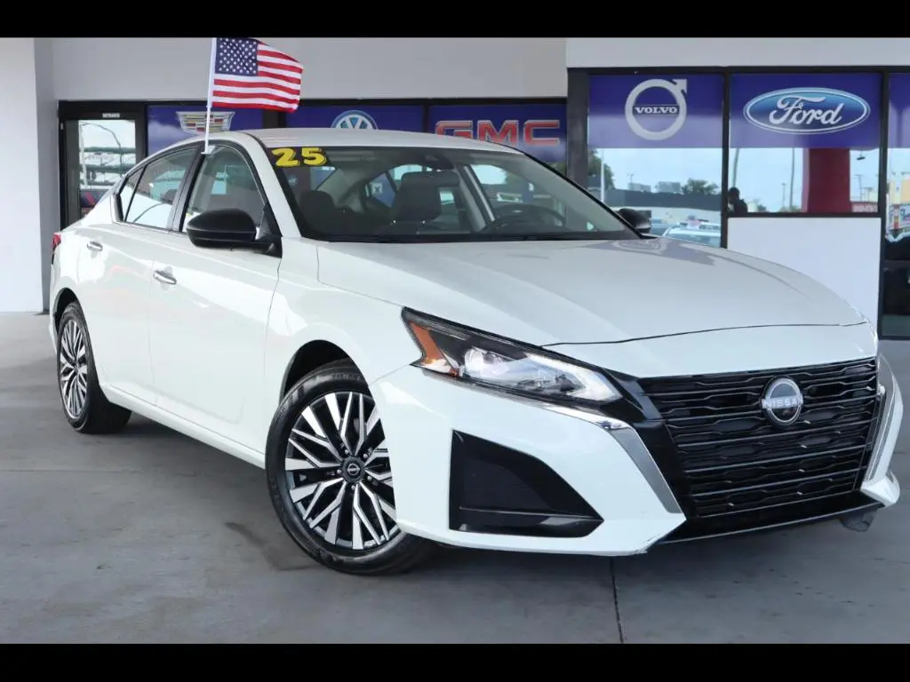 2025 Nissan Altima SV
