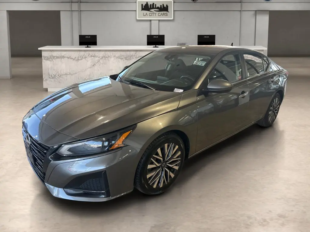 2023 Nissan Altima SV