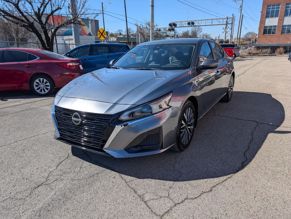 2023 Nissan Altima SV