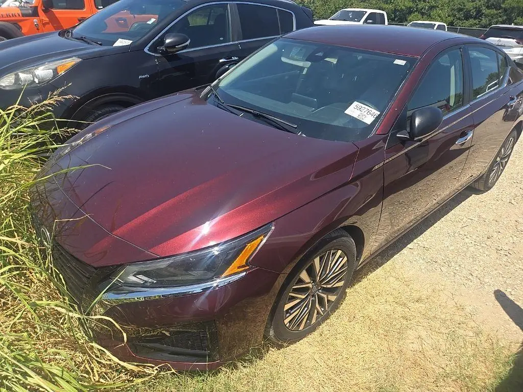 2025 Nissan Altima SV