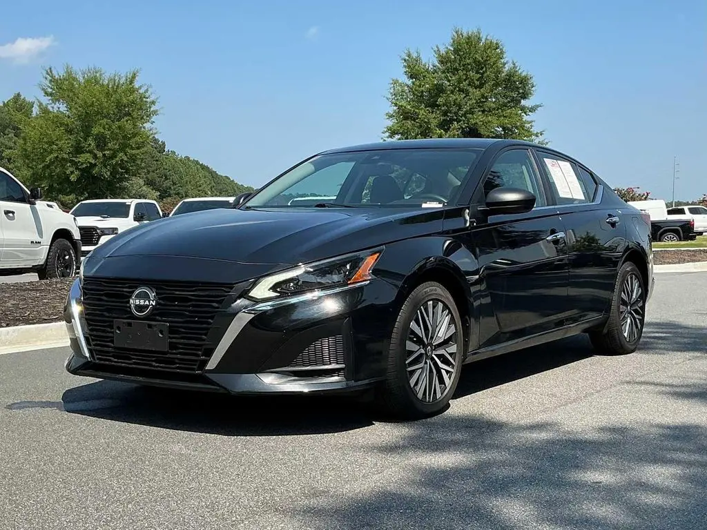 2024 Nissan Altima SV