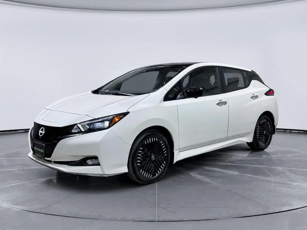 2023 Nissan LEAF SV Plus