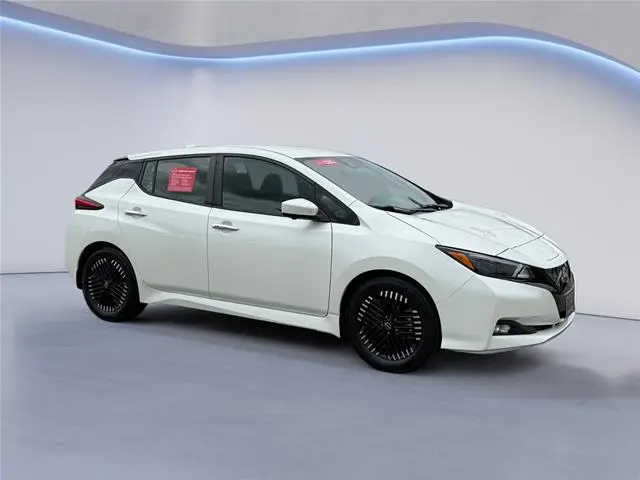2023 Nissan LEAF SV Plus