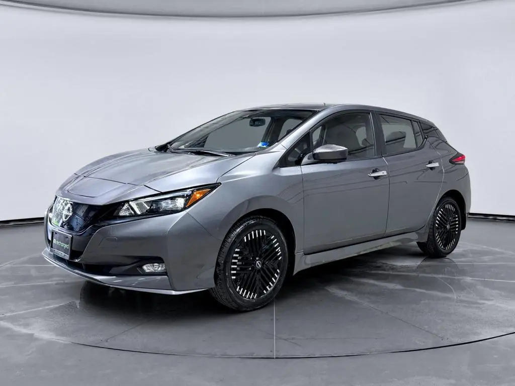 2024 Nissan LEAF SV Plus