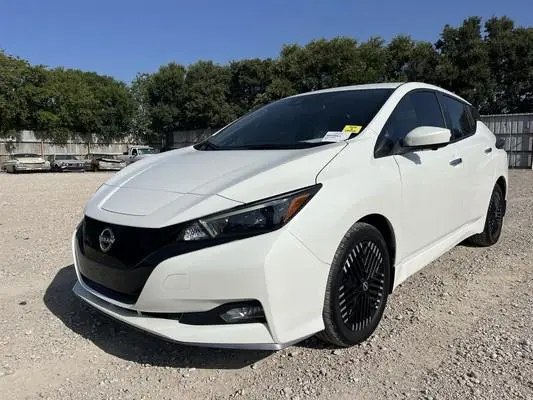 2024 Nissan LEAF SV Plus