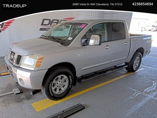 2004 Nissan Titan LE