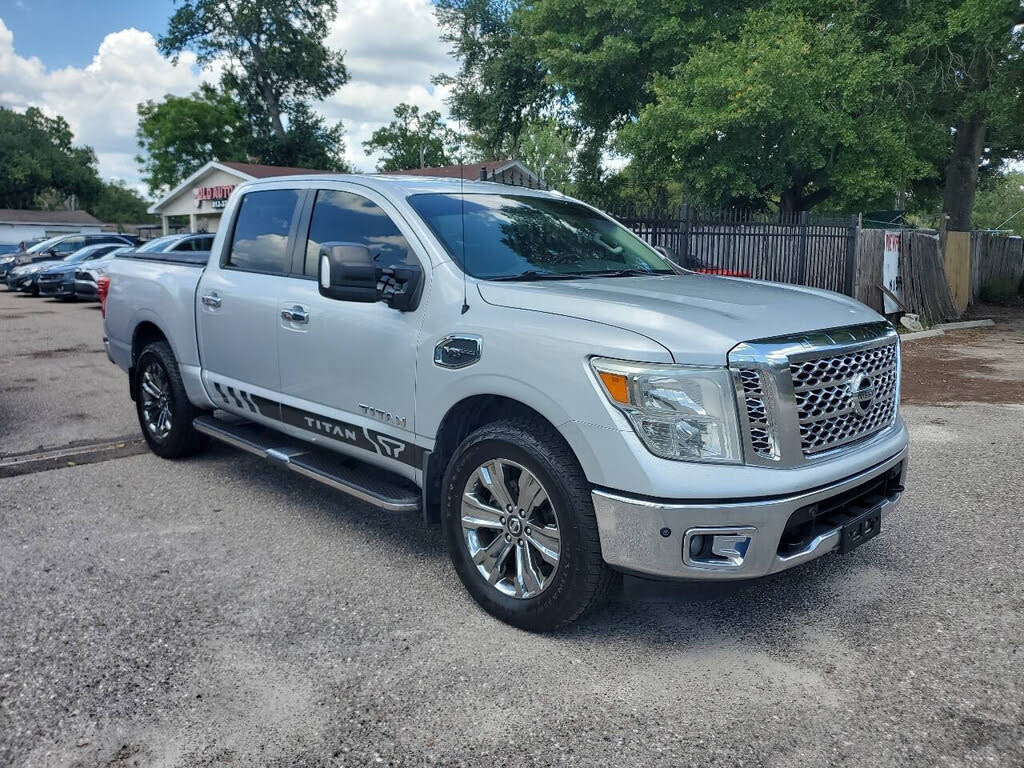 2017 Nissan Titan SV