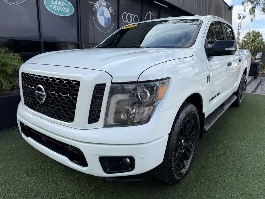 2018 Nissan Titan SV