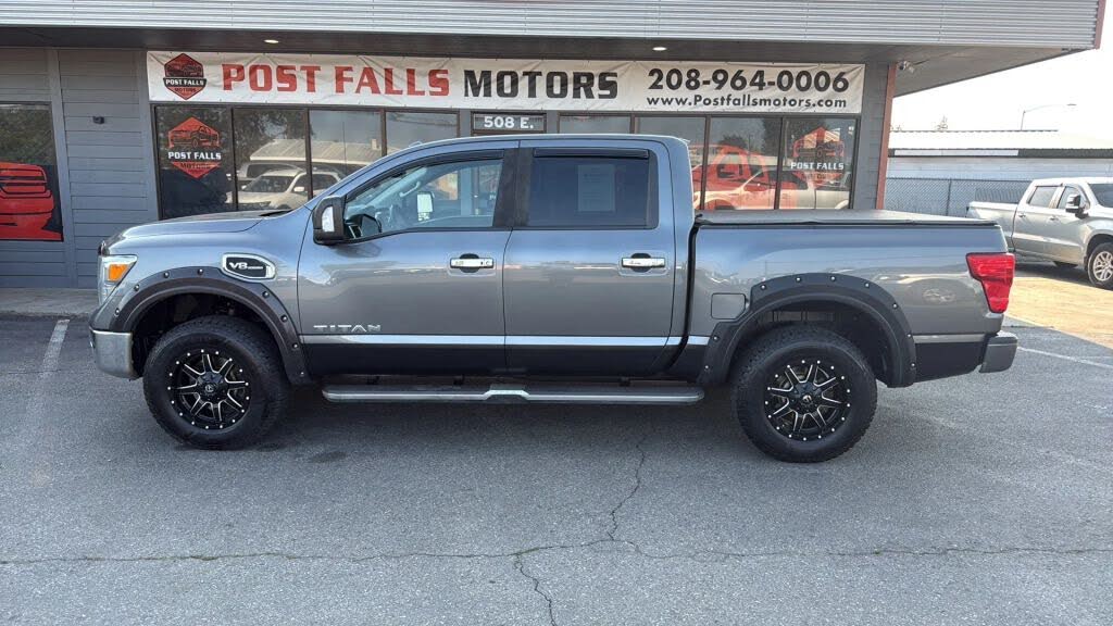 2017 Nissan Titan SV