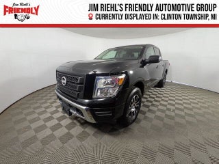 2023 Nissan Titan SV