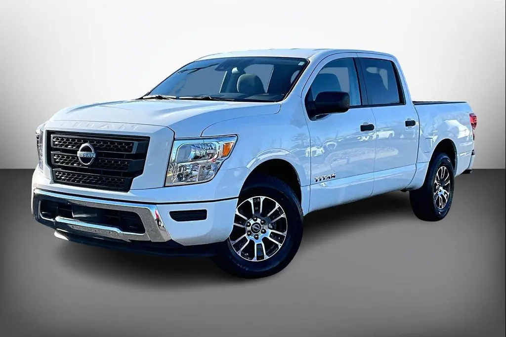 2024 Nissan Titan SV
