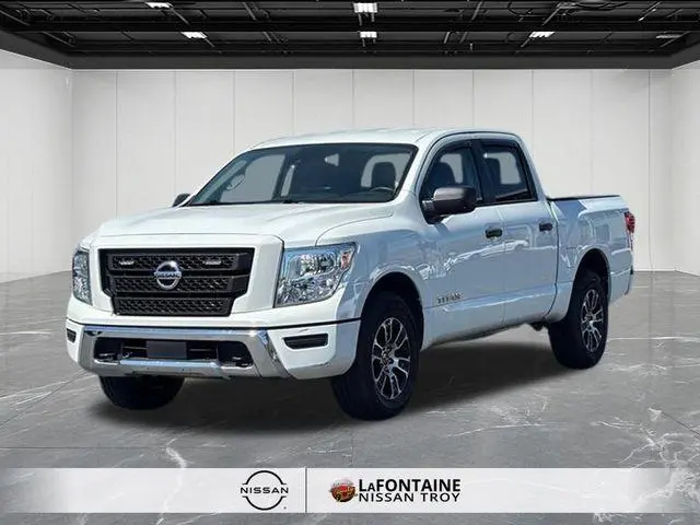 2022 Nissan Titan SV