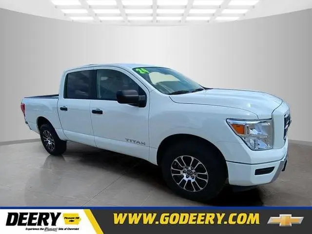 2024 Nissan Titan SV