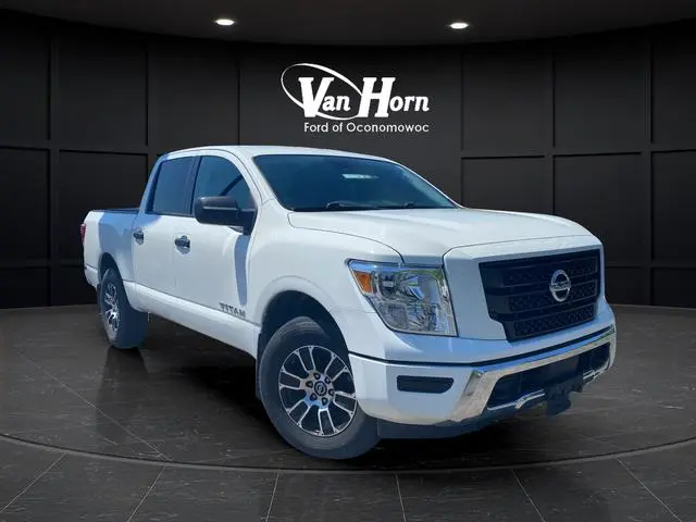 2022 Nissan Titan SV