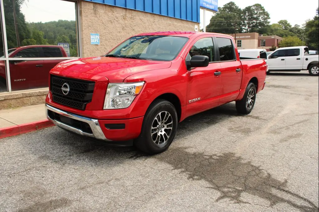 2023 Nissan Titan SV