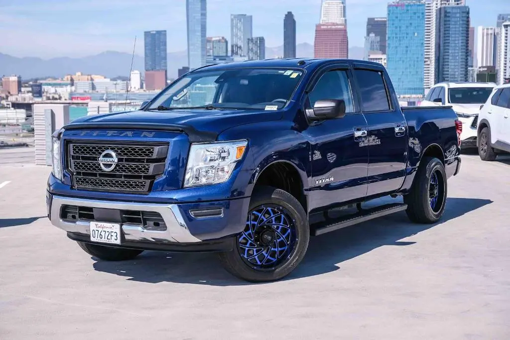 2021 Nissan Titan SV