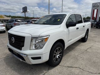 2022 Nissan Titan SV