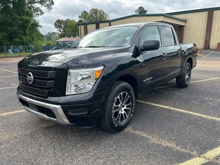 2022 Nissan Titan SV
