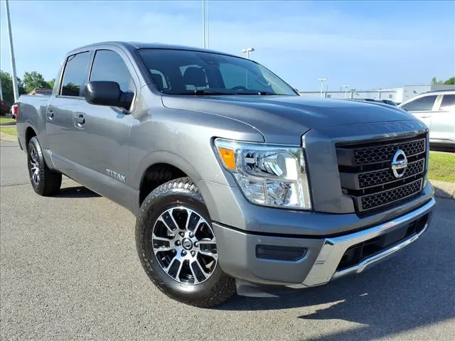 2022 Nissan Titan SV