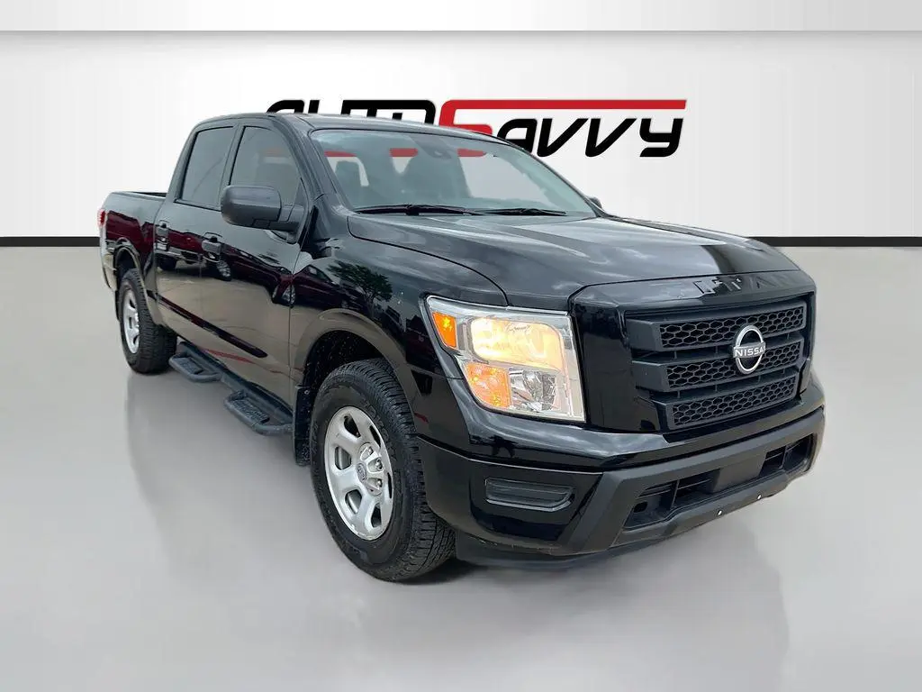 2023 Nissan Titan SV