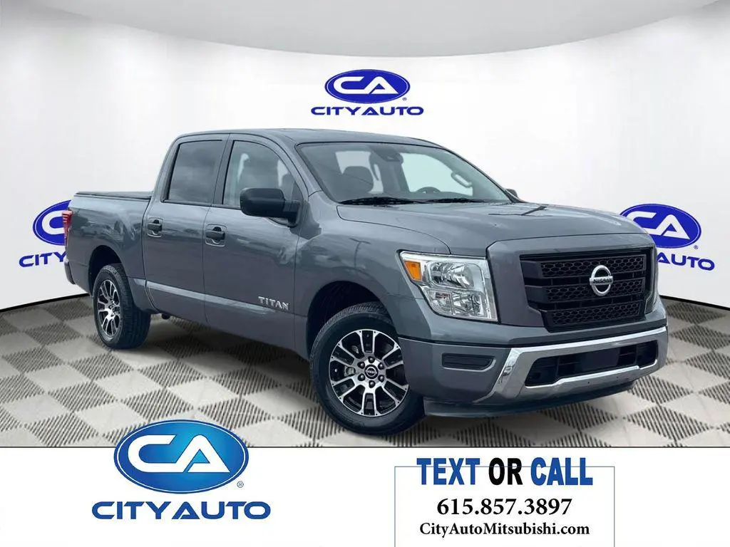 2023 Nissan Titan SV