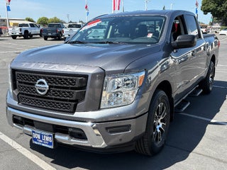 2022 Nissan Titan SV