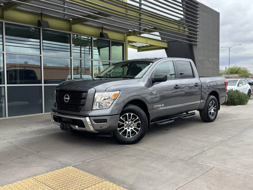 2024 Nissan Titan SV