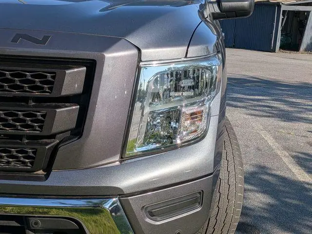 2021 Nissan Titan SV
