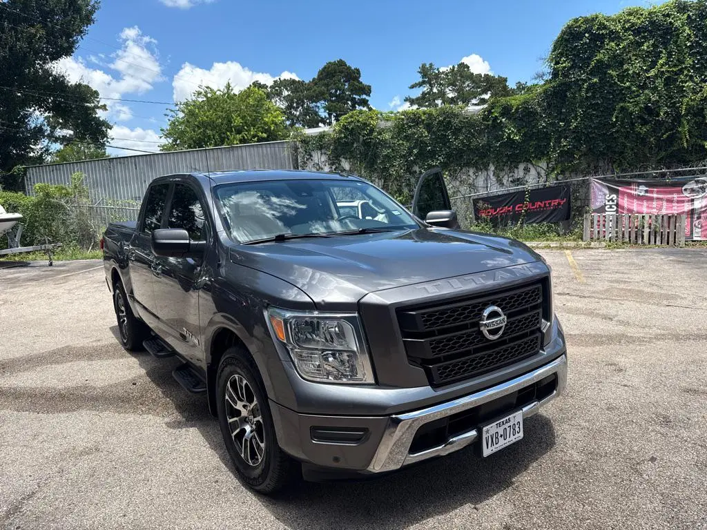 2021 Nissan Titan SV