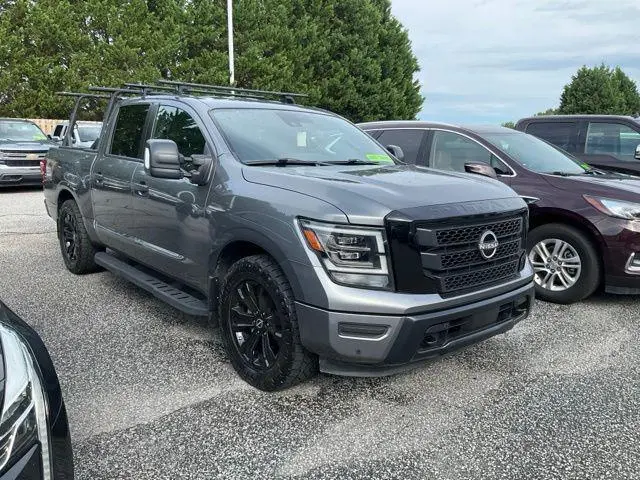 2023 Nissan Titan SV