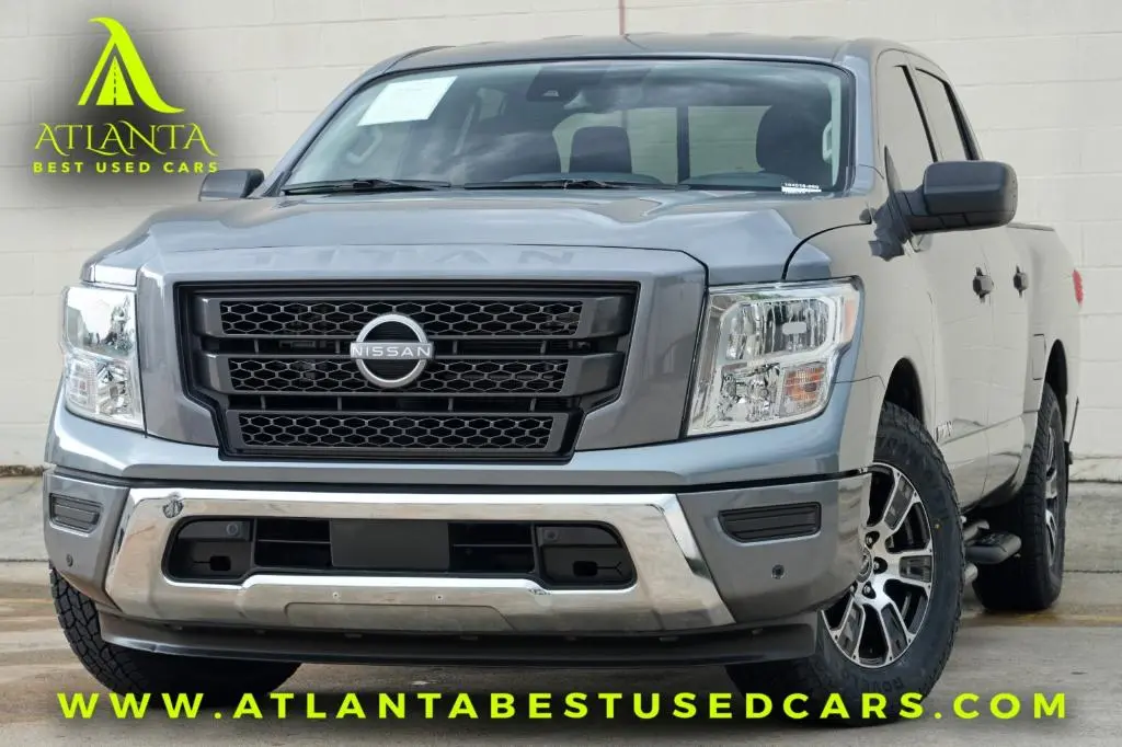 2023 Nissan Titan SV