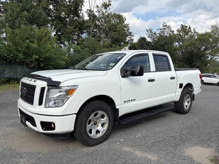2017 Nissan Titan SV