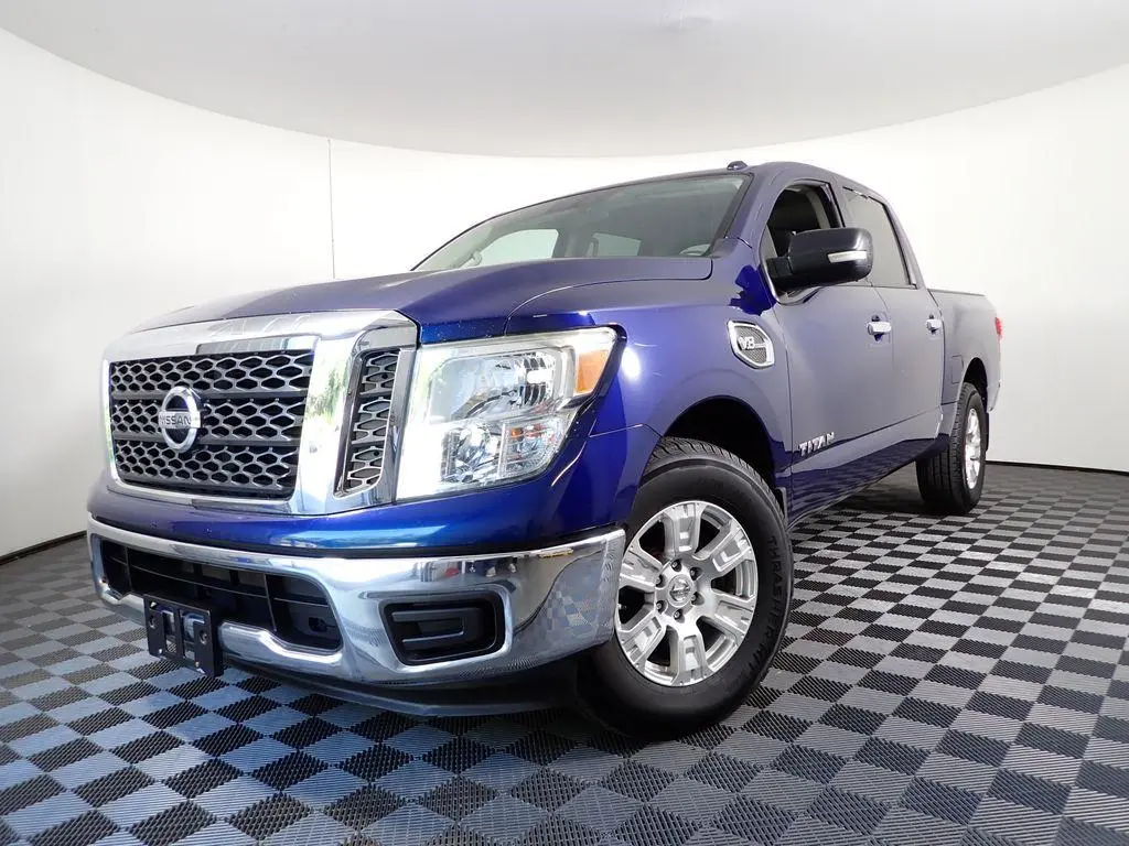 2017 Nissan Titan SV