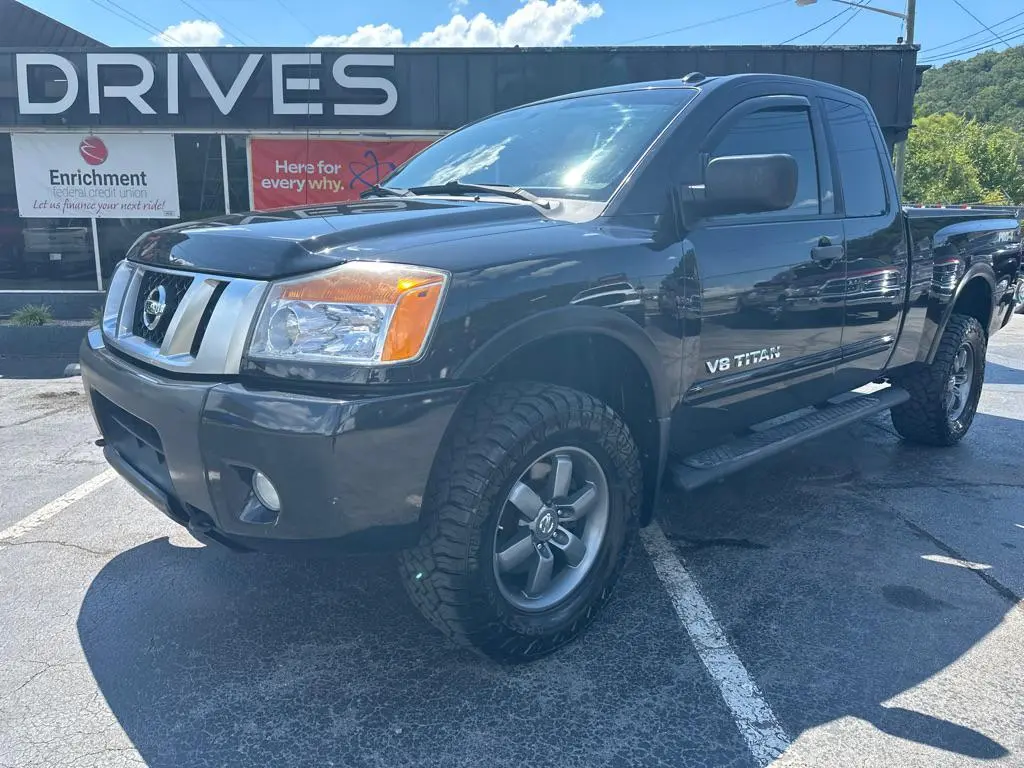 2013 Nissan Titan SV