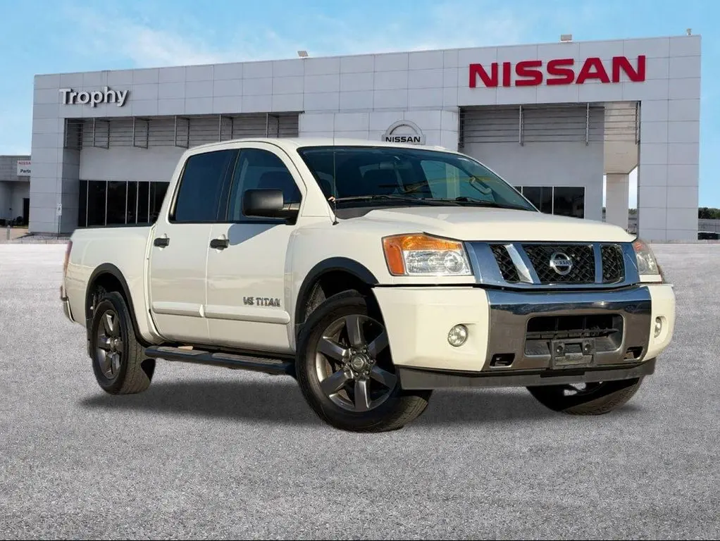 2015 Nissan Titan SV