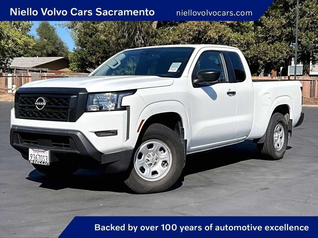 2023 Nissan Frontier SV