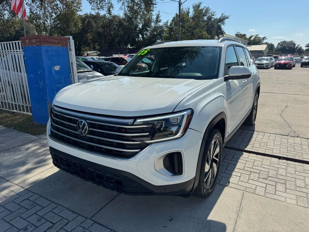 2025 Volkswagen Atlas SE
