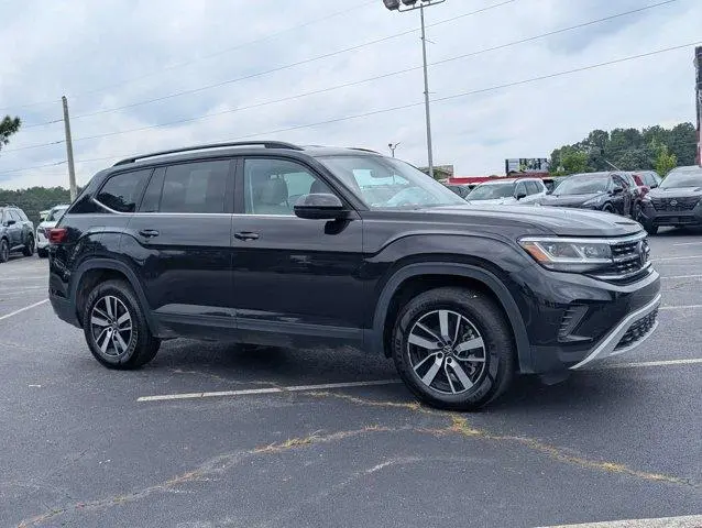 2023 Volkswagen Atlas SE