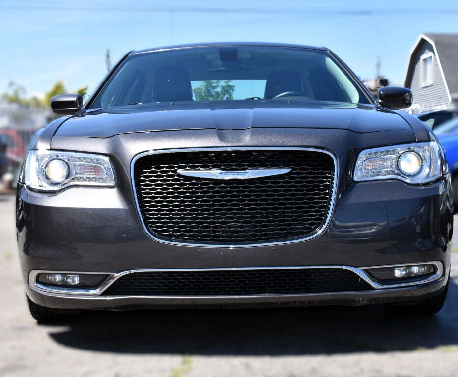 2017 Chrysler 300 Limited