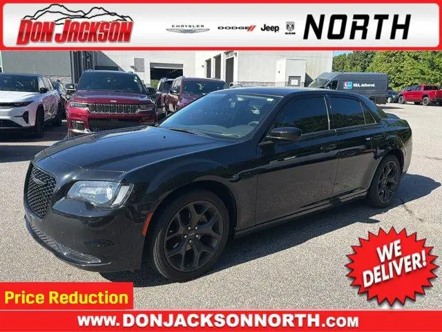 2023 Chrysler 300 Touring