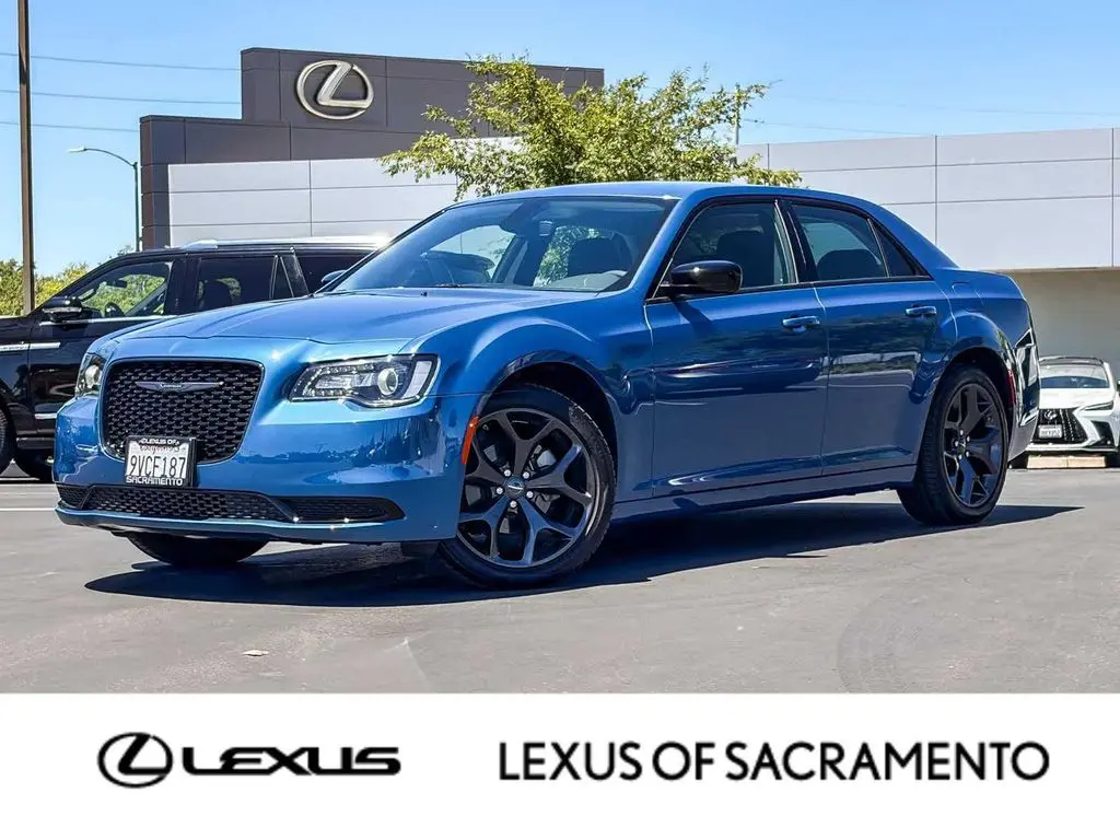 2023 Chrysler 300 Touring