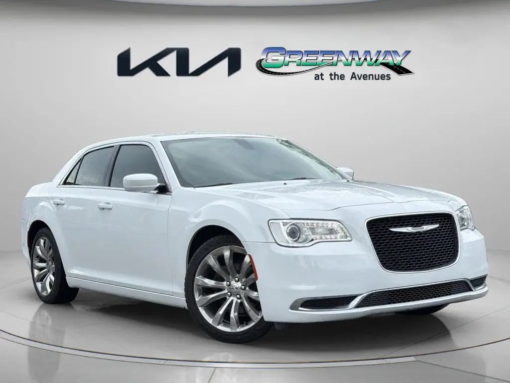 2020 Chrysler 300 Touring